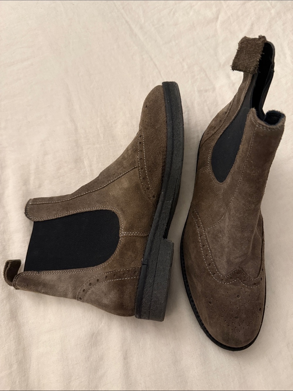 Women’s Anna Fidanza Grey/Brown Suede Chelsea Boot Wingtip Detailing size 8